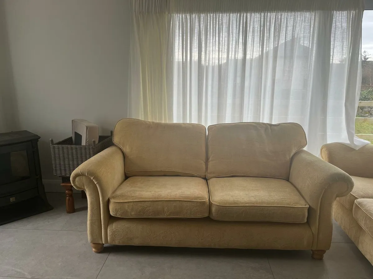 Couches - Image 2