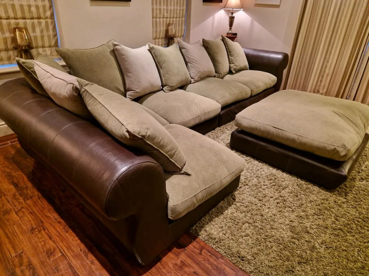 8 seater L Shaped Sofa REDUCED in PRICE - Image 3