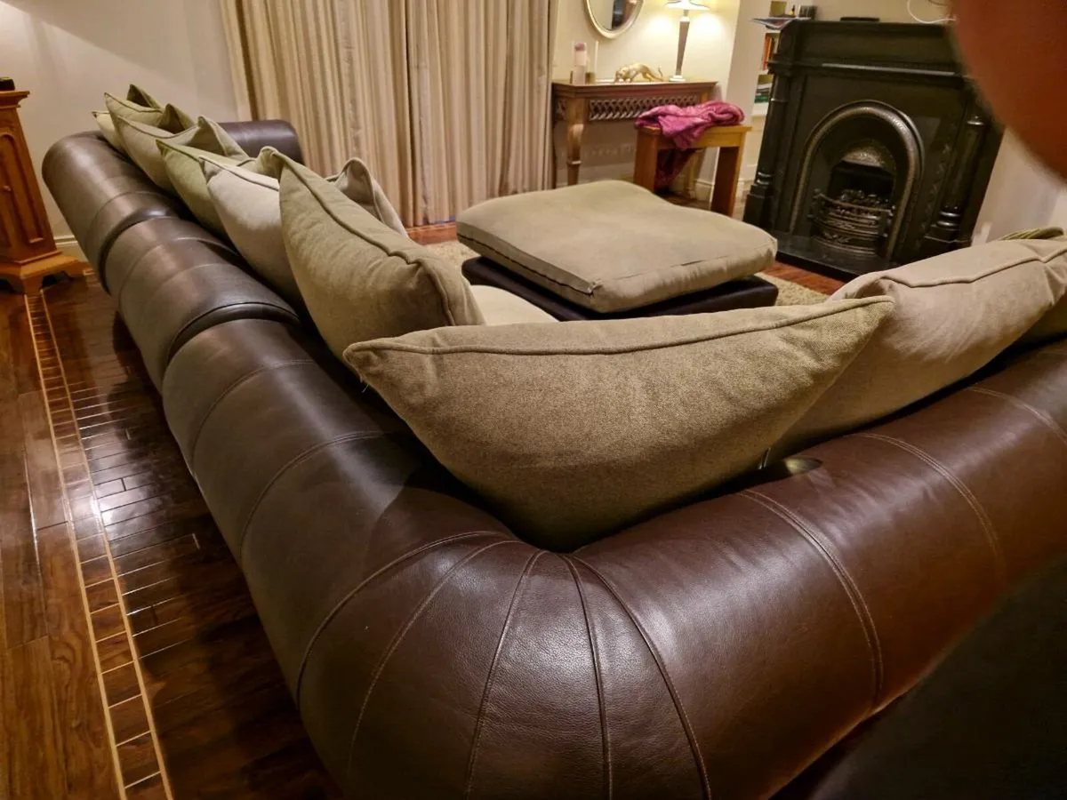 8 seater L Shaped Sofa REDUCED in PRICE - Image 4