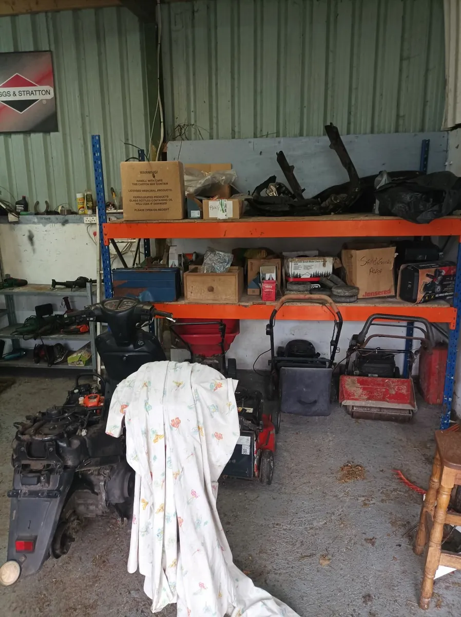 Contents of small engine workshop - Image 2