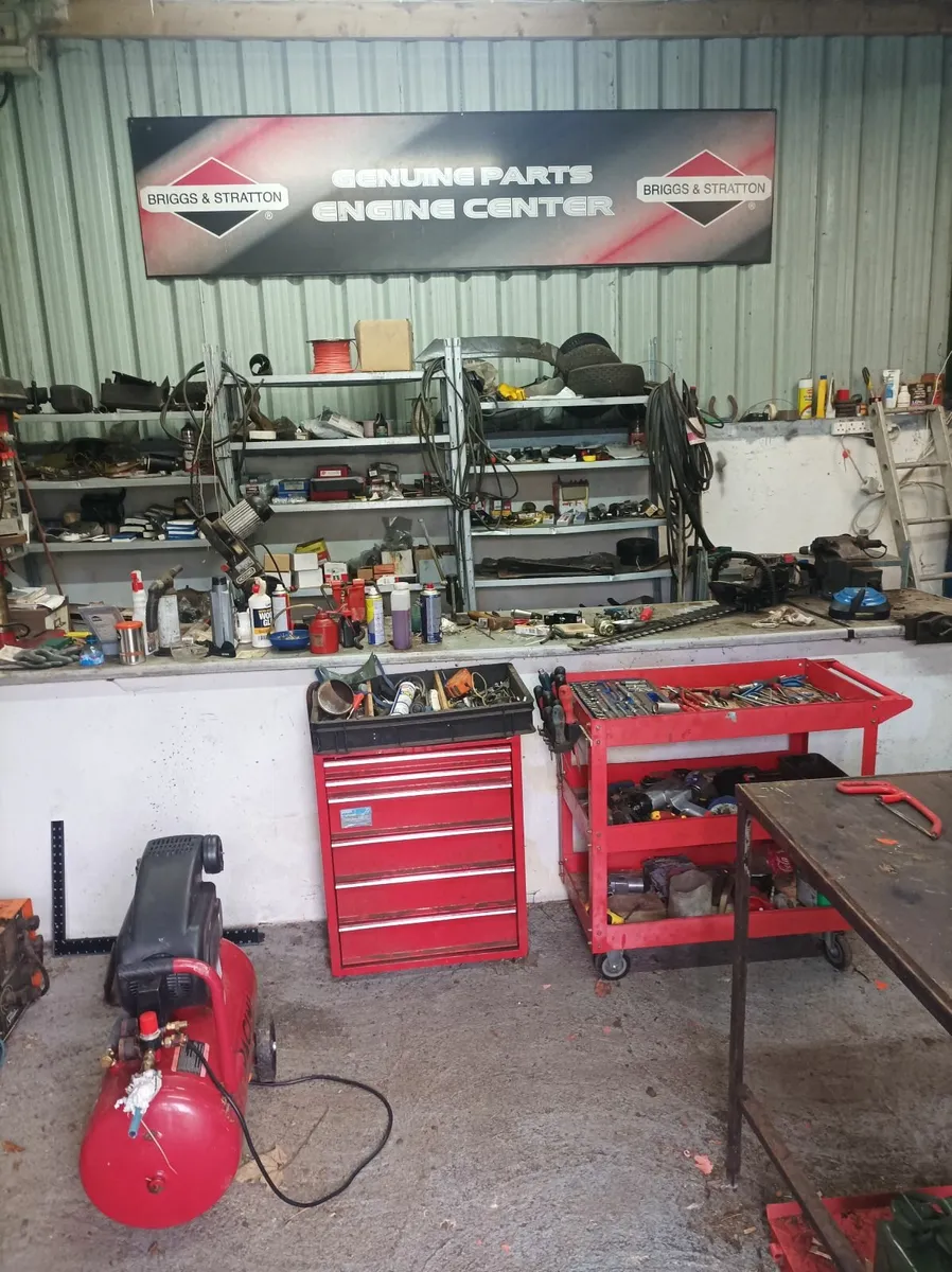 Contents of small engine workshop - Image 3