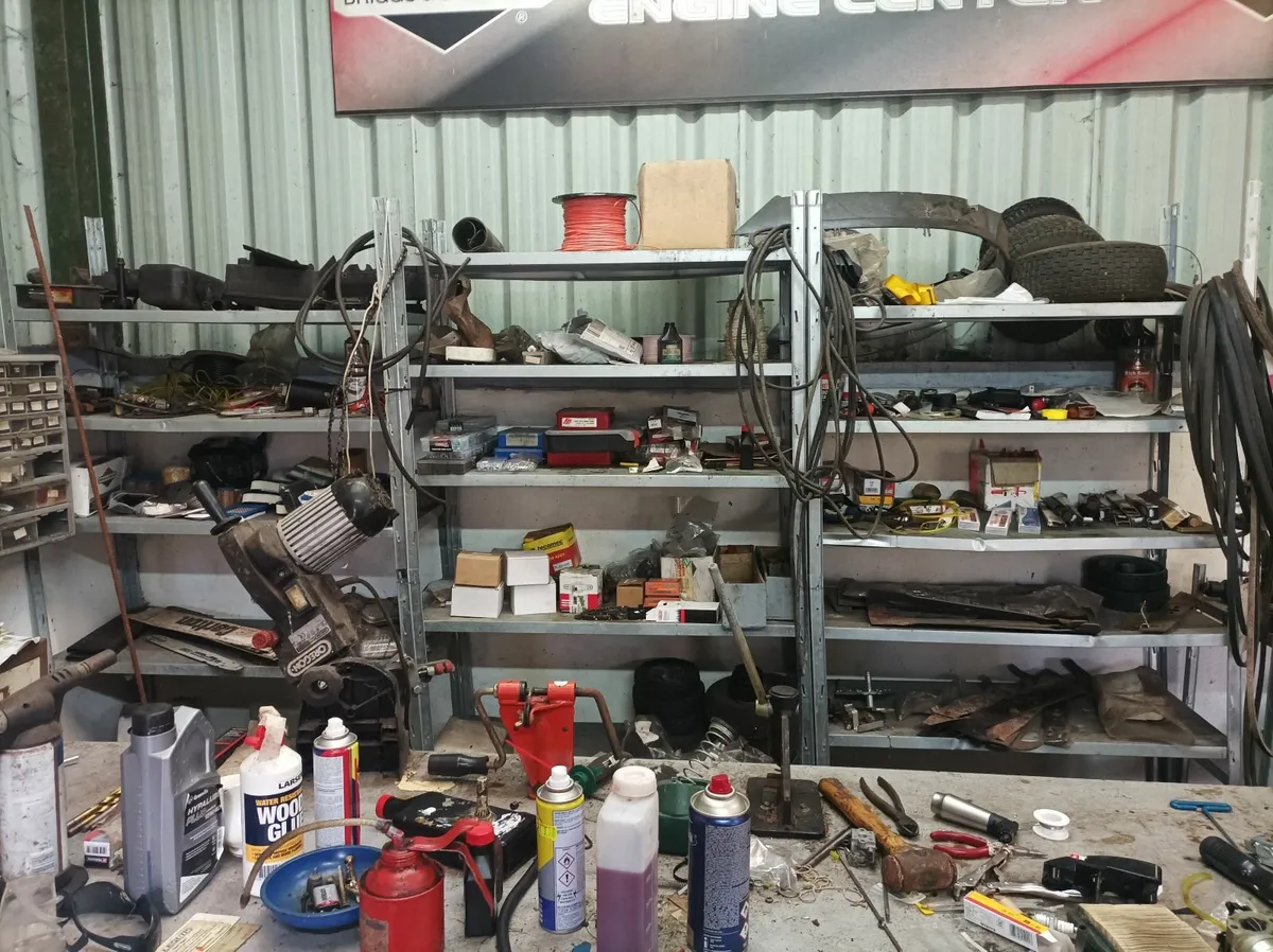Contents of small engine workshop - Image 4