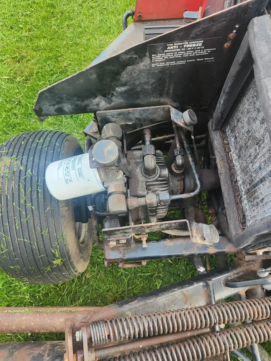 Jacobsen tri King diesel lawnmower - Image 4
