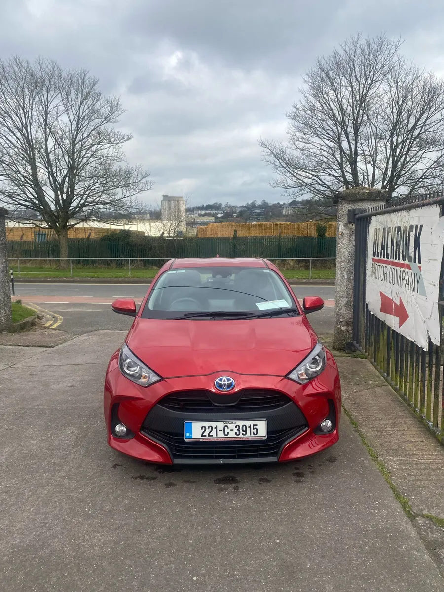 Toyota Yaris 2022 - Image 2