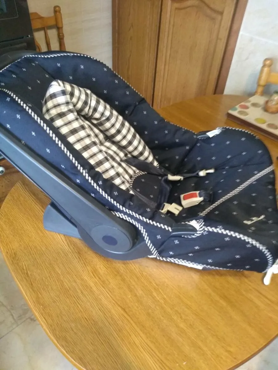 Silver Cross Car Seat. - Image 3