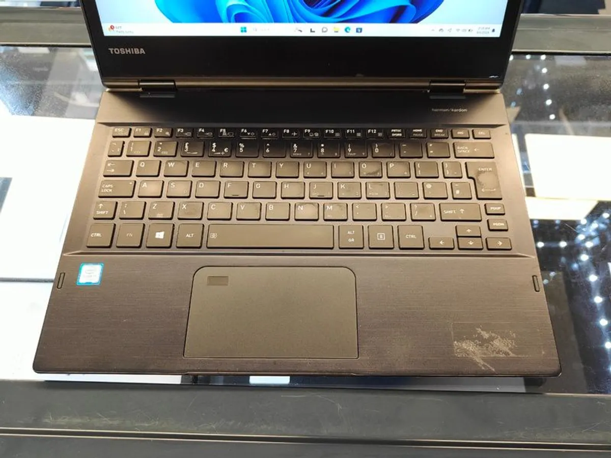 Toshiba portege x20w intel i7 7th gen 8gb ram 256gb ssd win11 pro (2in 1) 12" fhd touch screen notebook. - Image 4