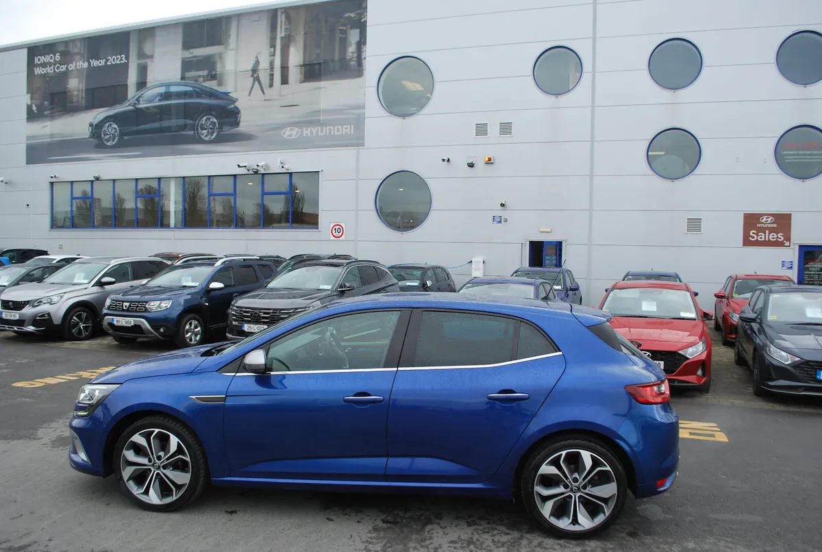 Renault Megane 2019 - Image 2