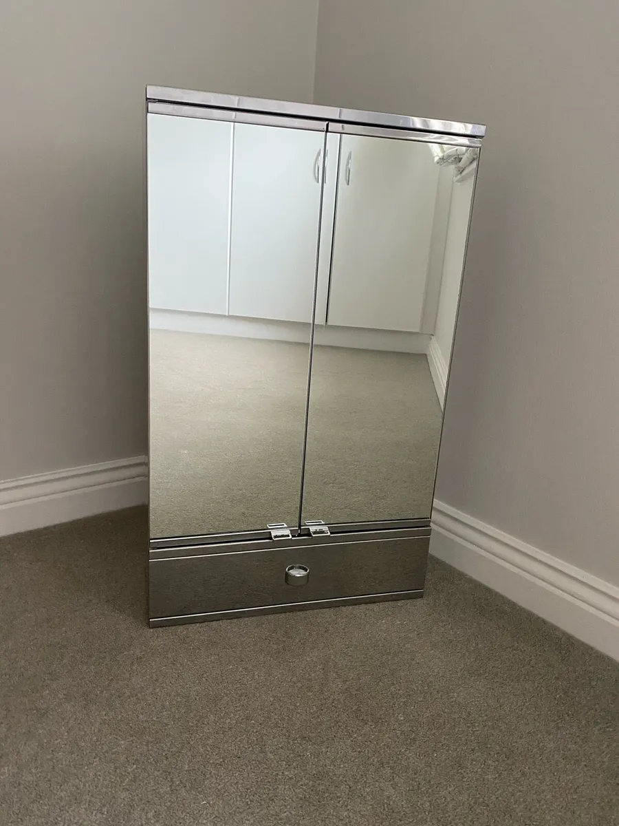 Bathroom cabinet - Image 1