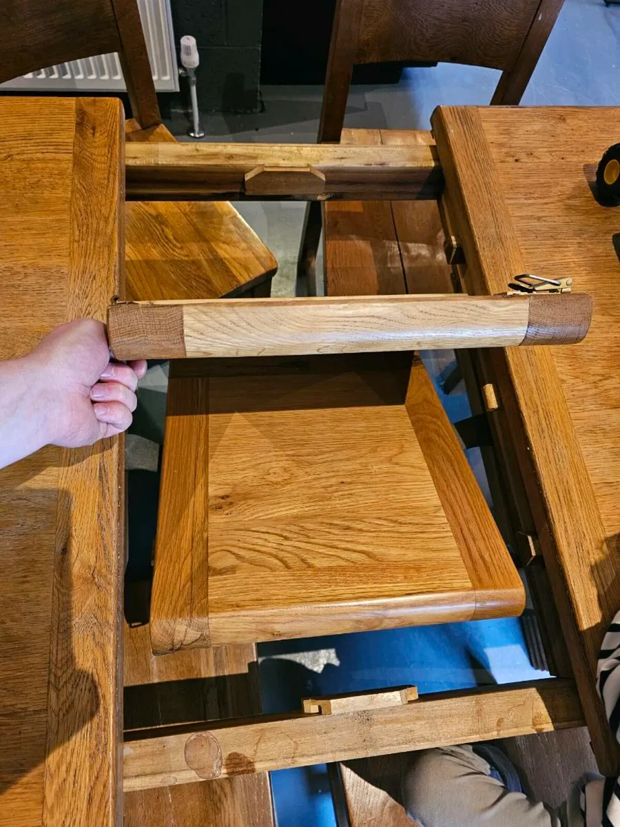 Table & Chairs - Image 4