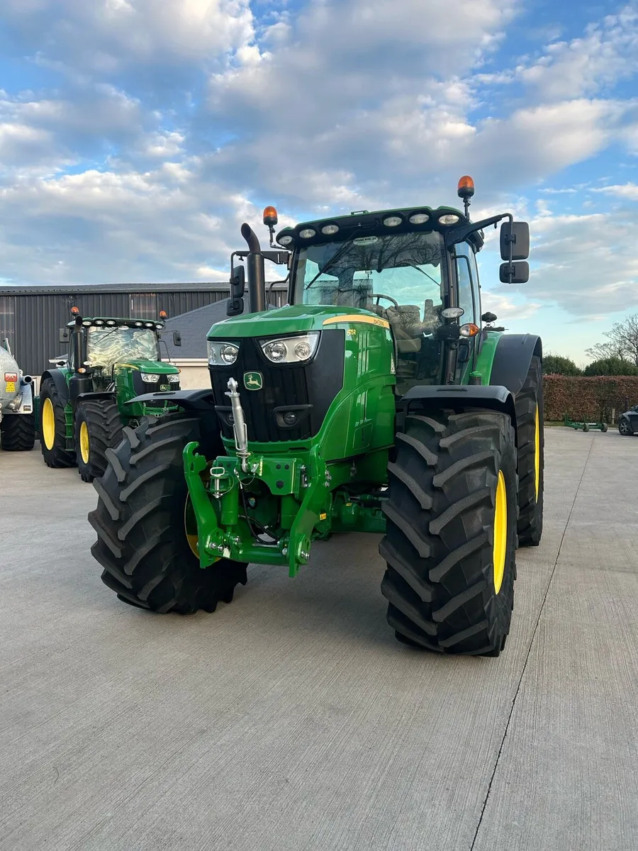 John Deere 6175R - Image 2