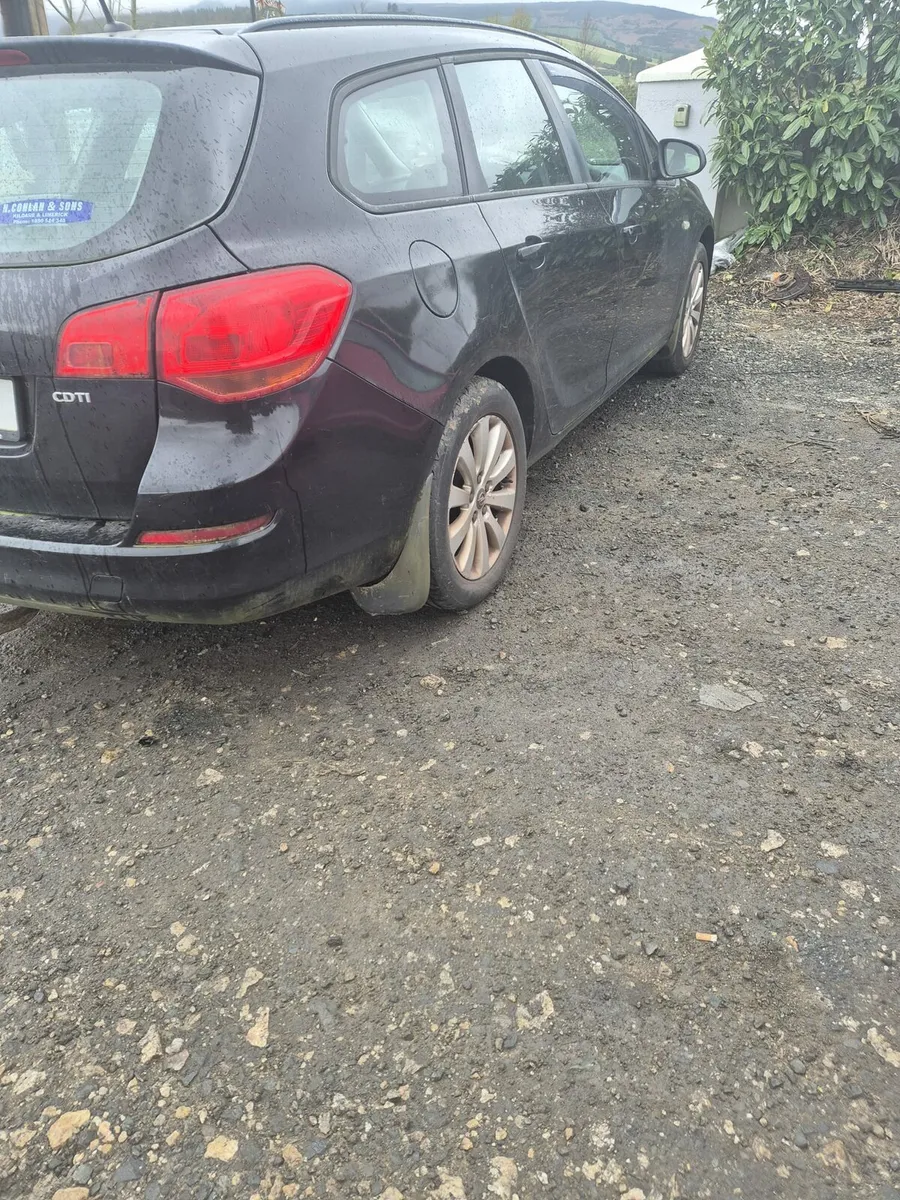 Opel Astra Estate - Breaking only - Image 1