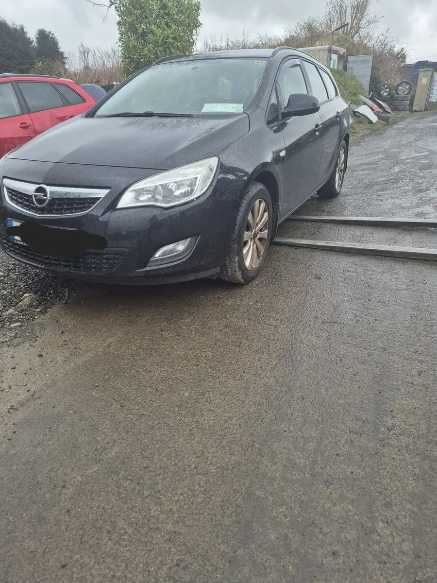 Opel Astra Estate - Breaking only - Image 2