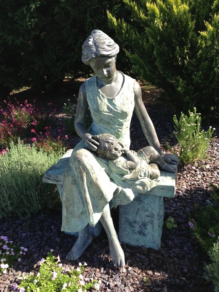 Bronze mother and child sculpture - Image 2