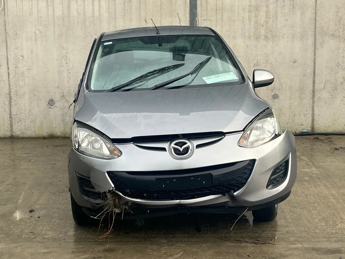 2014 Mazda demio for parts - Image 1