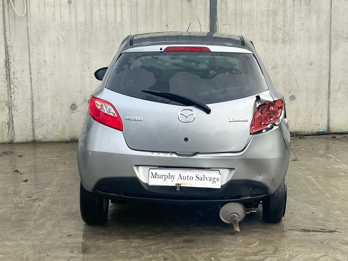 2014 Mazda demio for parts - Image 3