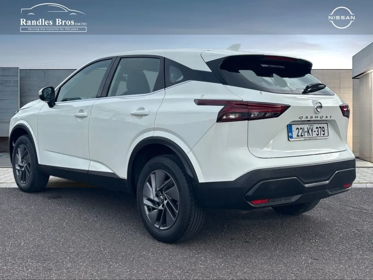 Nissan QASHQAI 1.3 PET Mild Hybrid SV - Image 2