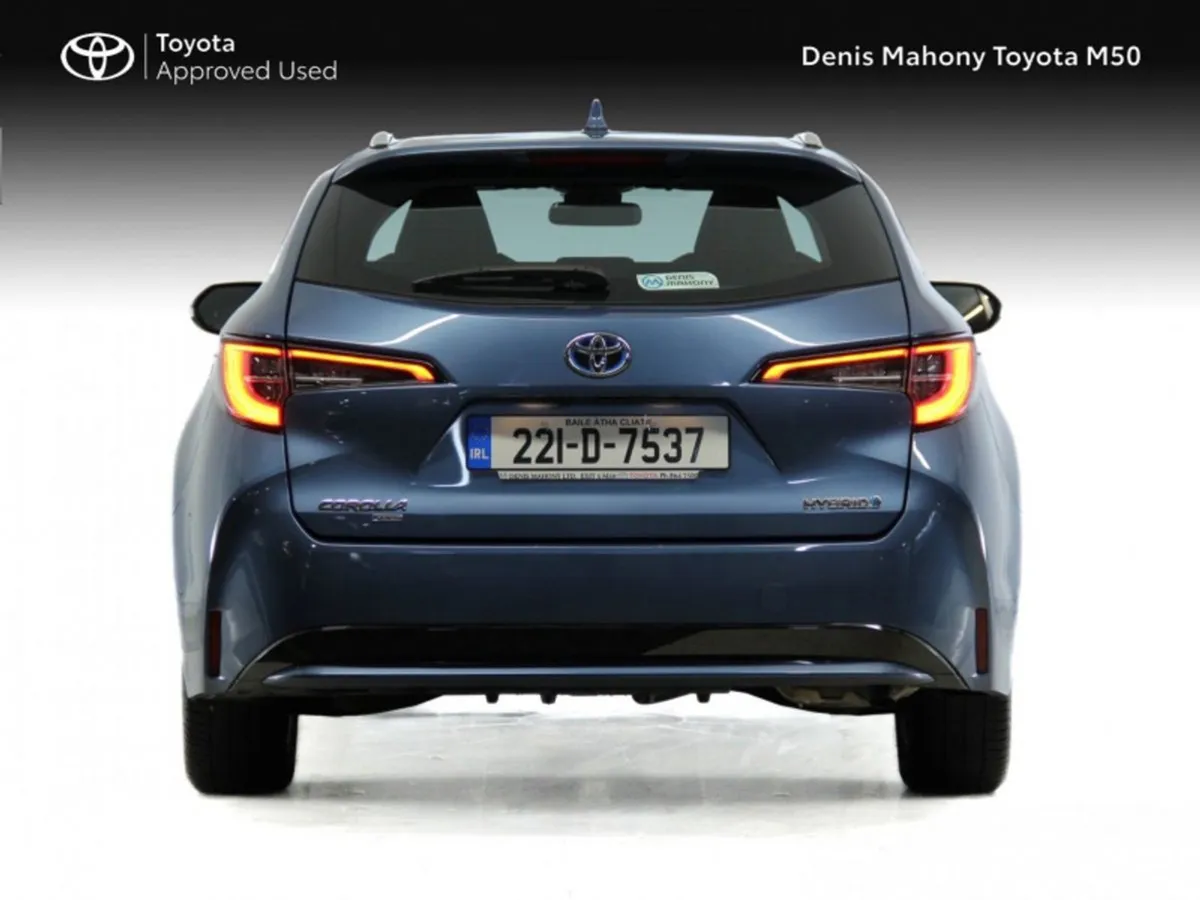 Toyota Corolla Hybrid Touring Sports Luna - Image 4
