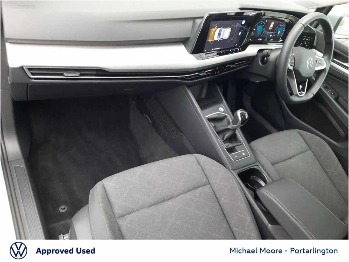 Volkswagen Golf 2.0 TDI 115HP Life - Image 4