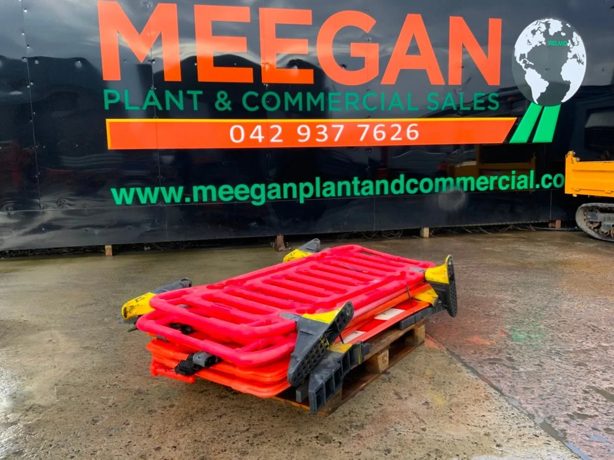 PEDESTRIAN PVC SAFETY BARRIERS.610. - Image 1