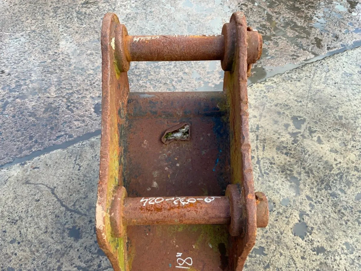 18" DIGGING BUCKET..........65mm PINS............ - Image 2