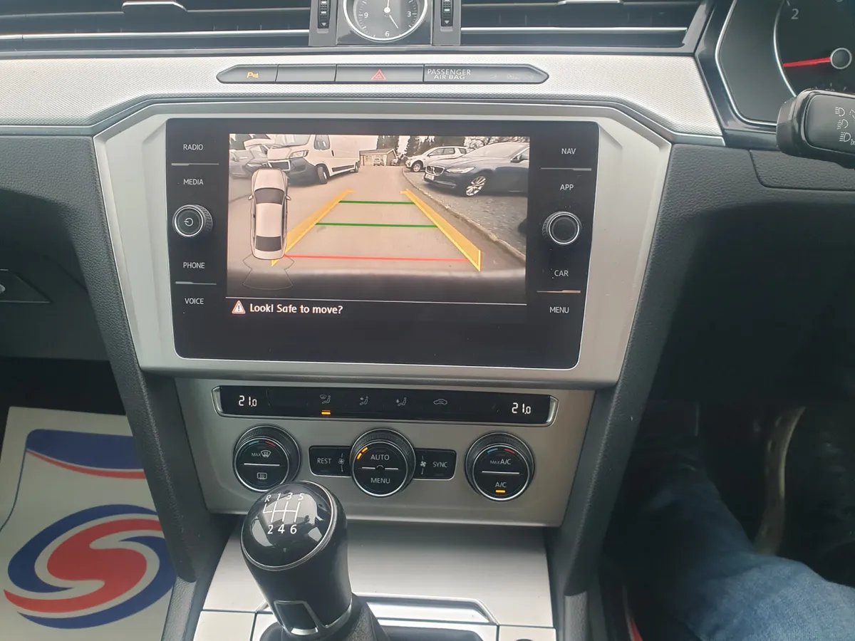 Volkswagen Passat 2019 - Image 4