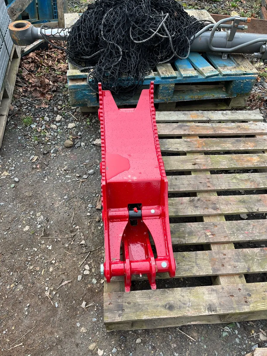 Hydraulic attachments to suit 2.5 - 3.8 ton - Image 3