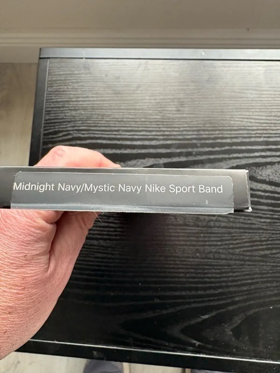 Apple Watch Nike Series 7 45mm Midnight Aluminium GPS - Image 3