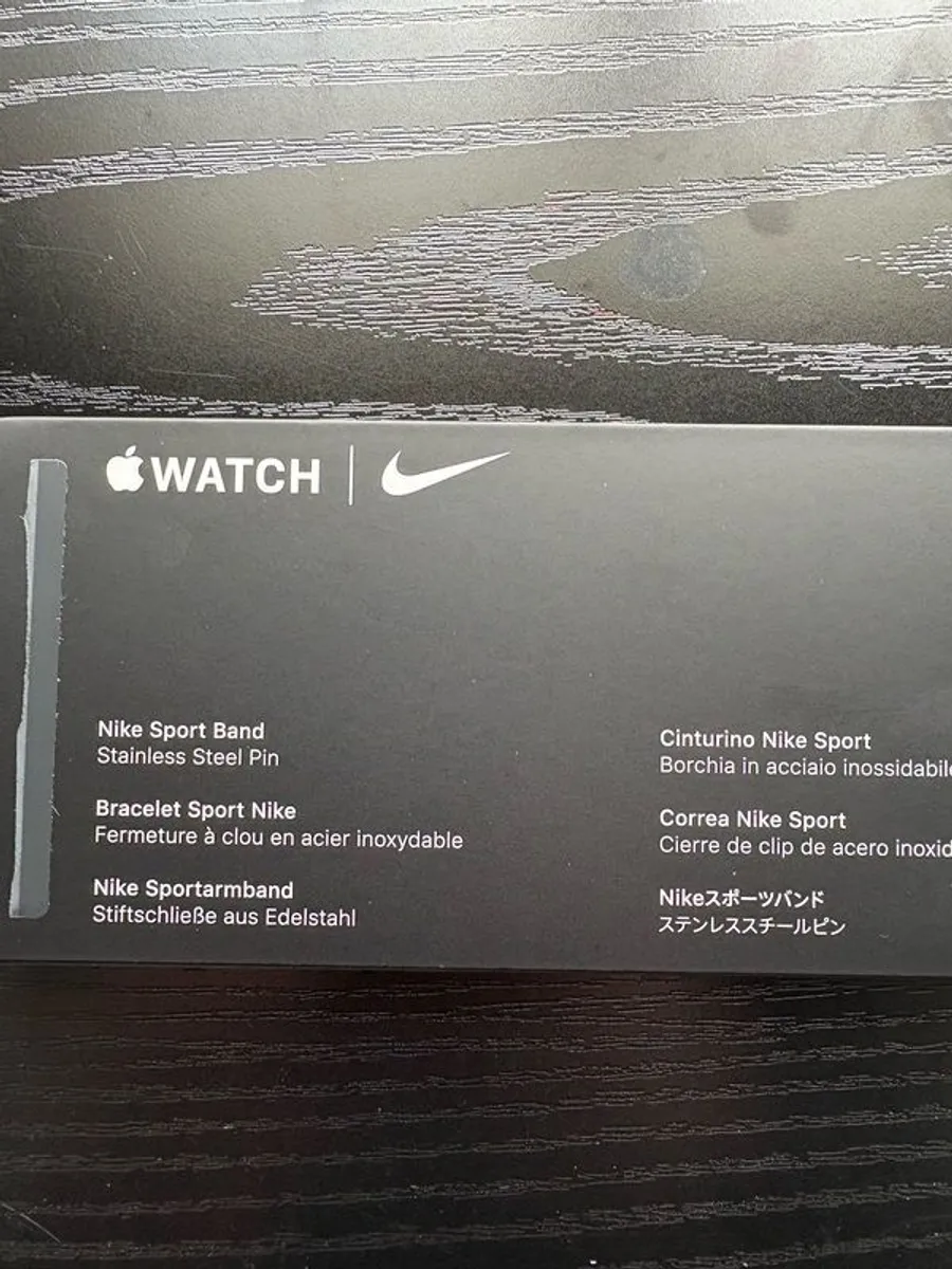 Apple Watch Nike Series 7 45mm Midnight Aluminium GPS - Image 4