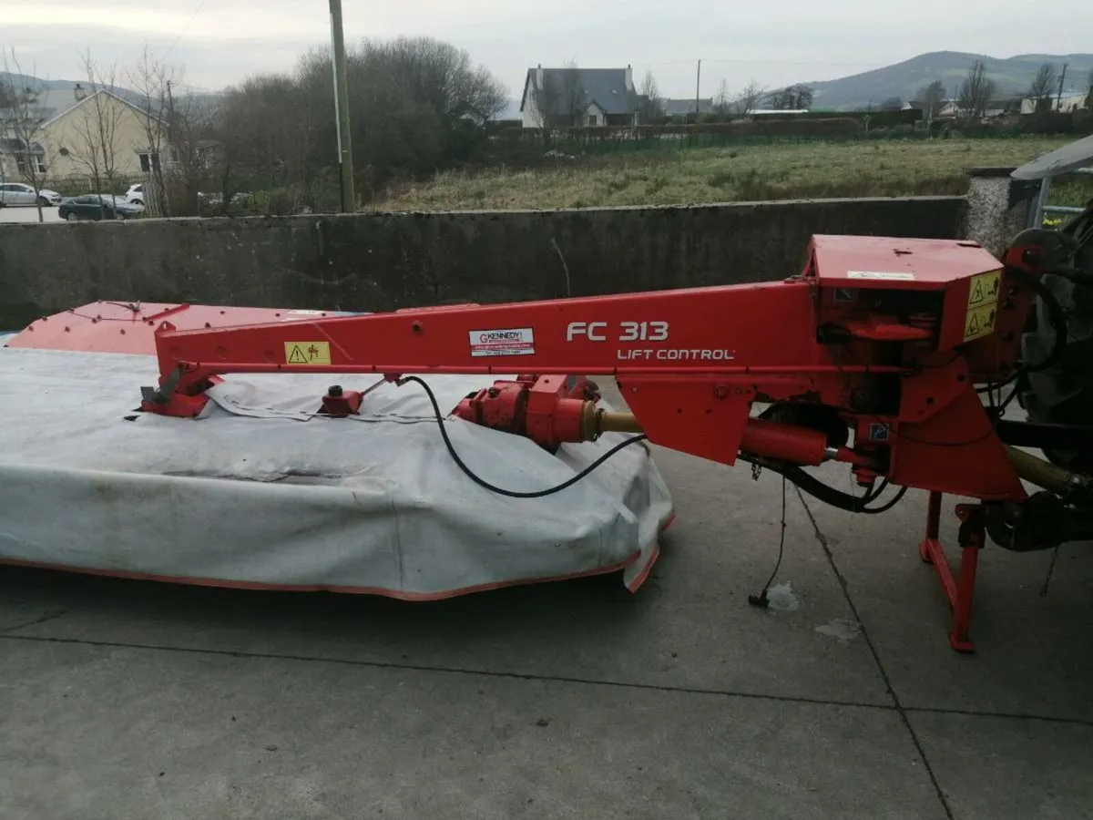 Kuhn mower 2010 - Image 1