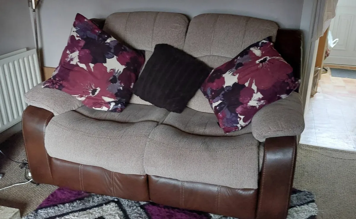 Reclining 2 seater / 2 armchairs - Image 1