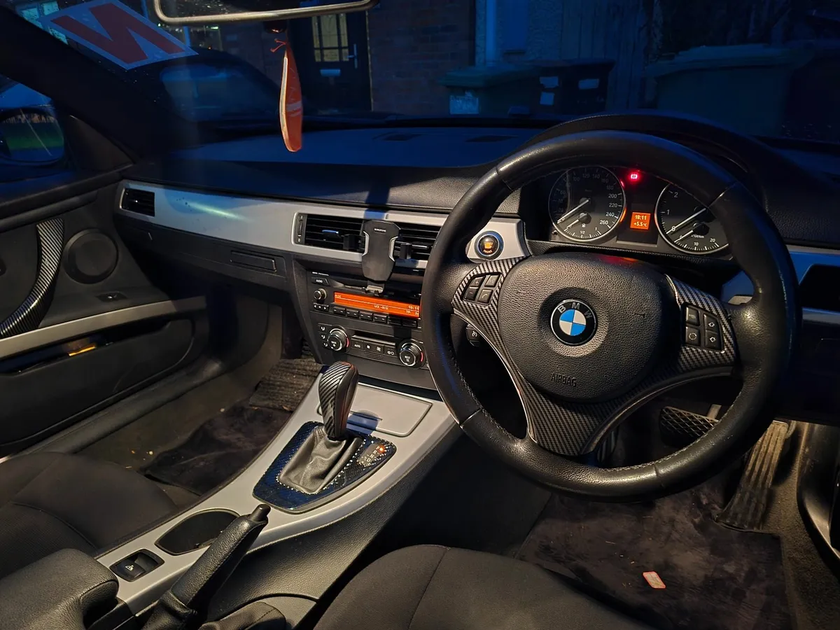 BMW 3-Series 2008 - Image 2