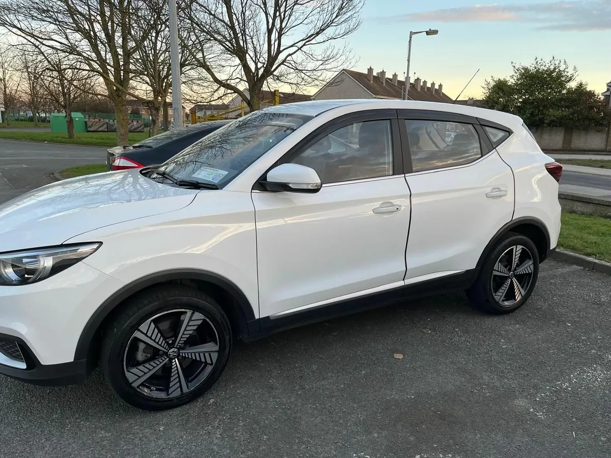 MG ZS 2021 - Image 1