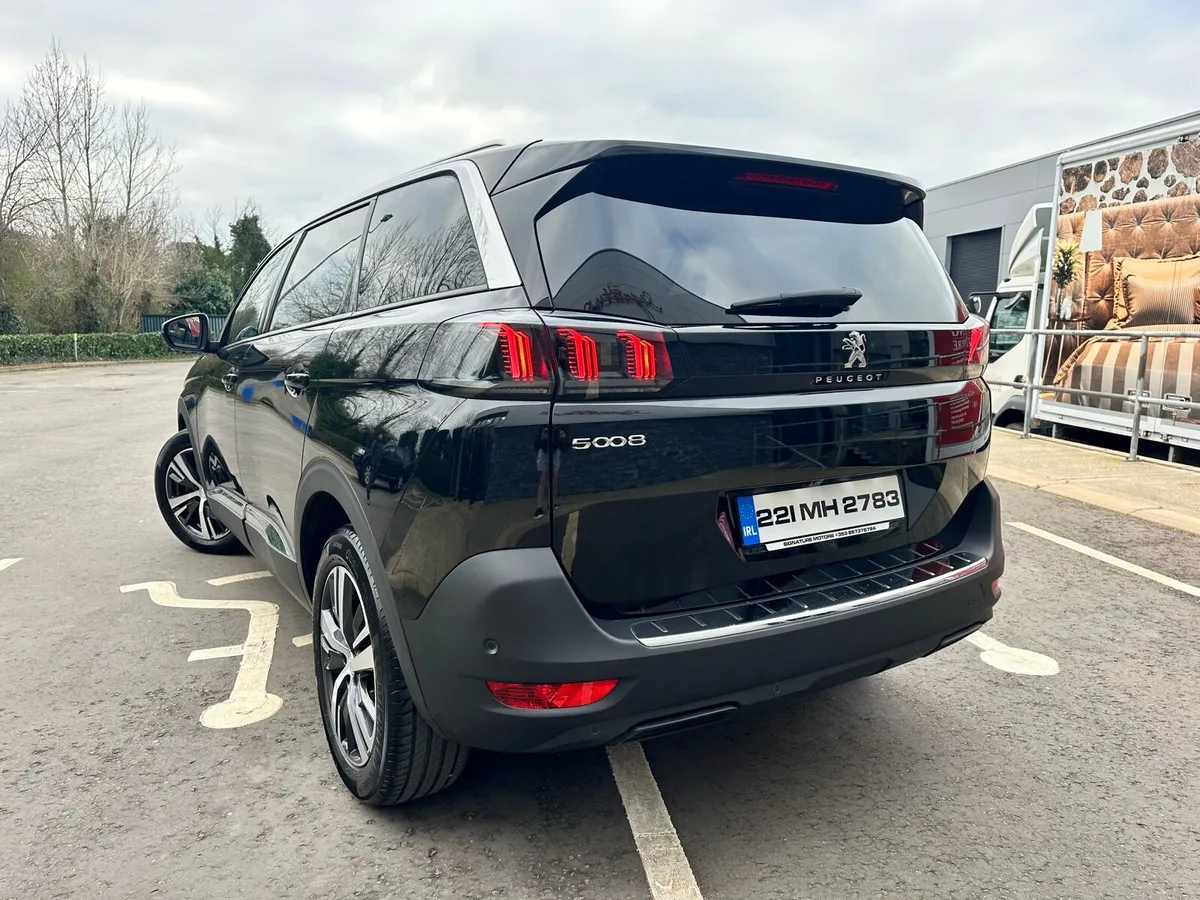 Peugeot 5008 1.2 PureTech Allure Premium 2022 - Image 3