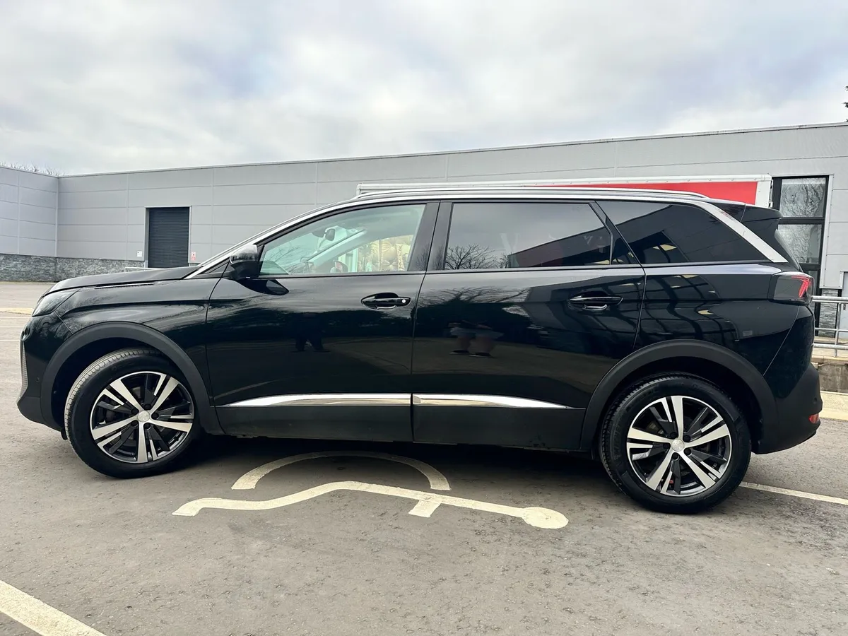 Peugeot 5008 1.2 PureTech Allure Premium 2022 - Image 4