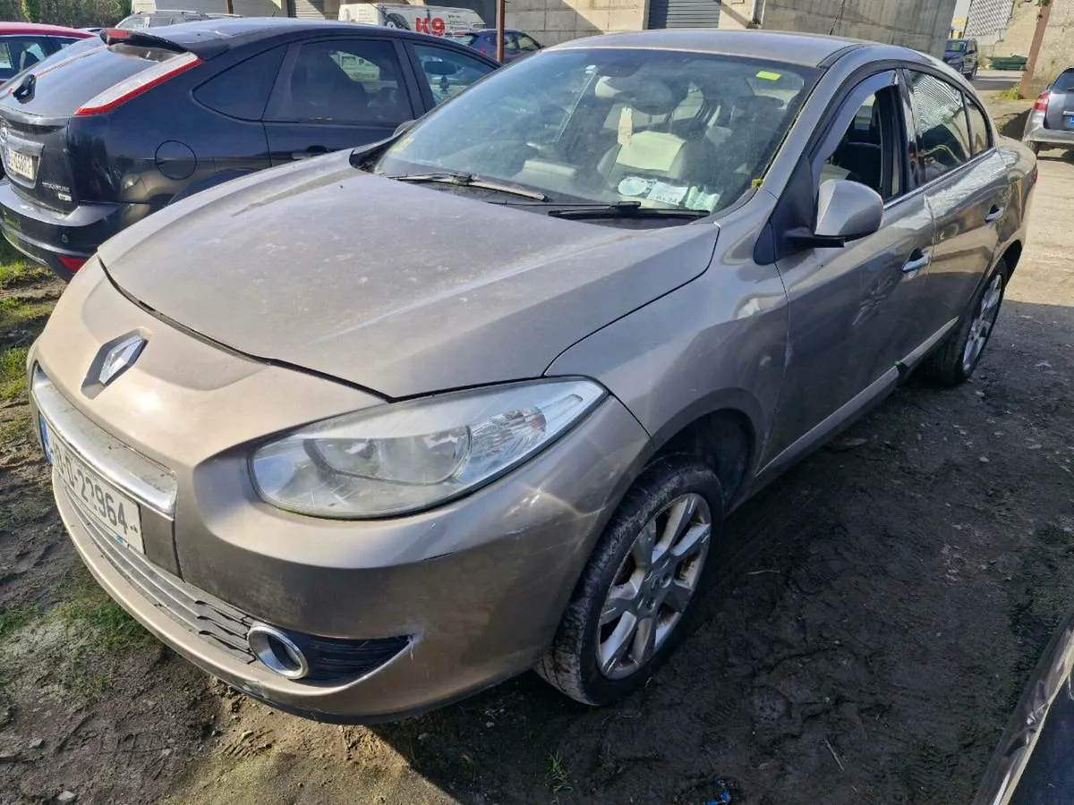 2010 Renault Fluence Parts - Image 2