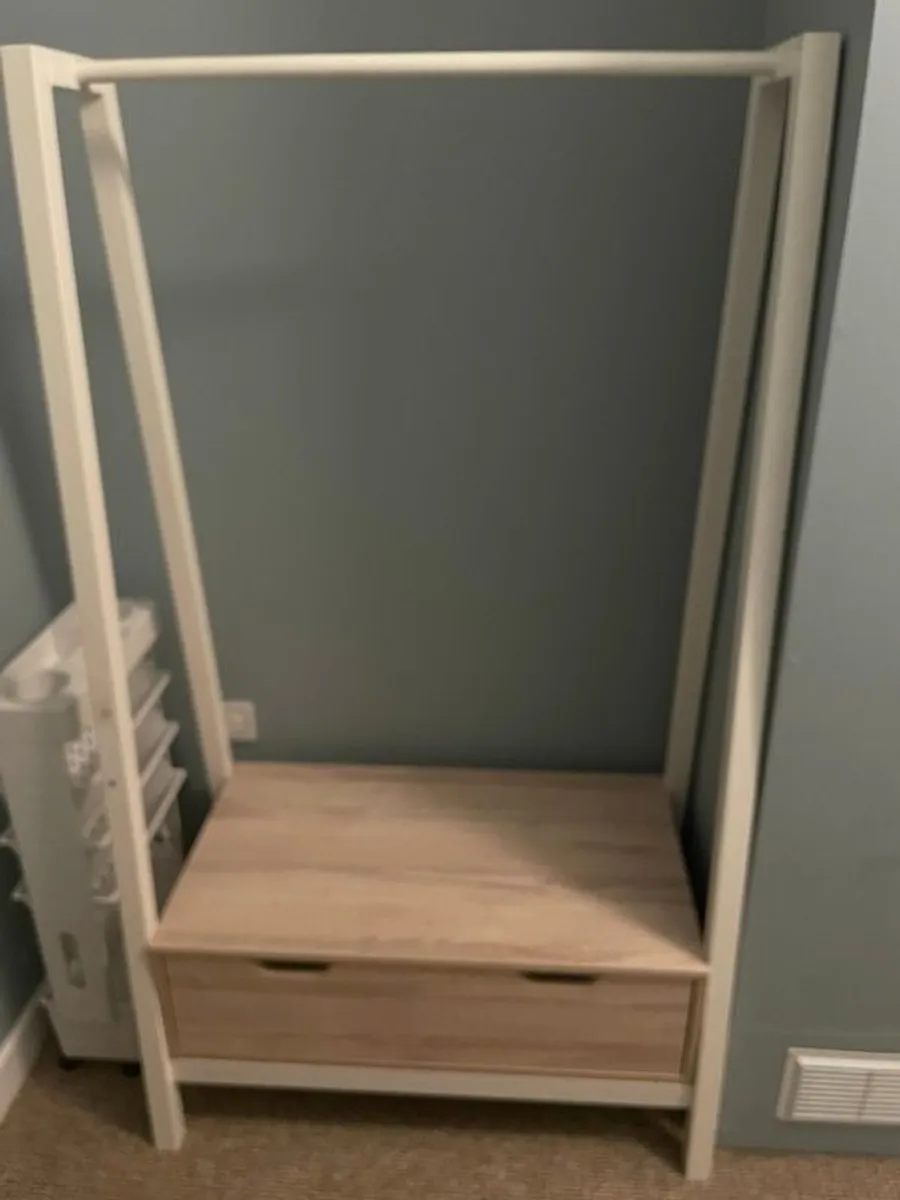 Kids clothes rail - Image 1