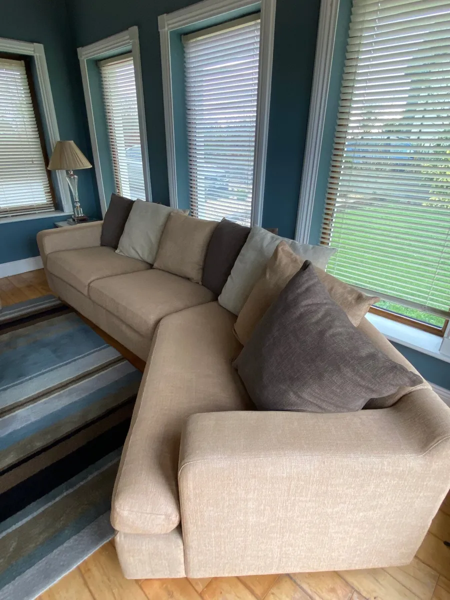 Couch - Image 2