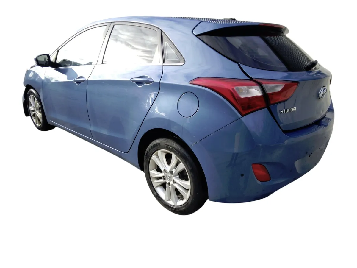 2013 HYUNDAI I30 Breaking/Dismantling - Image 4