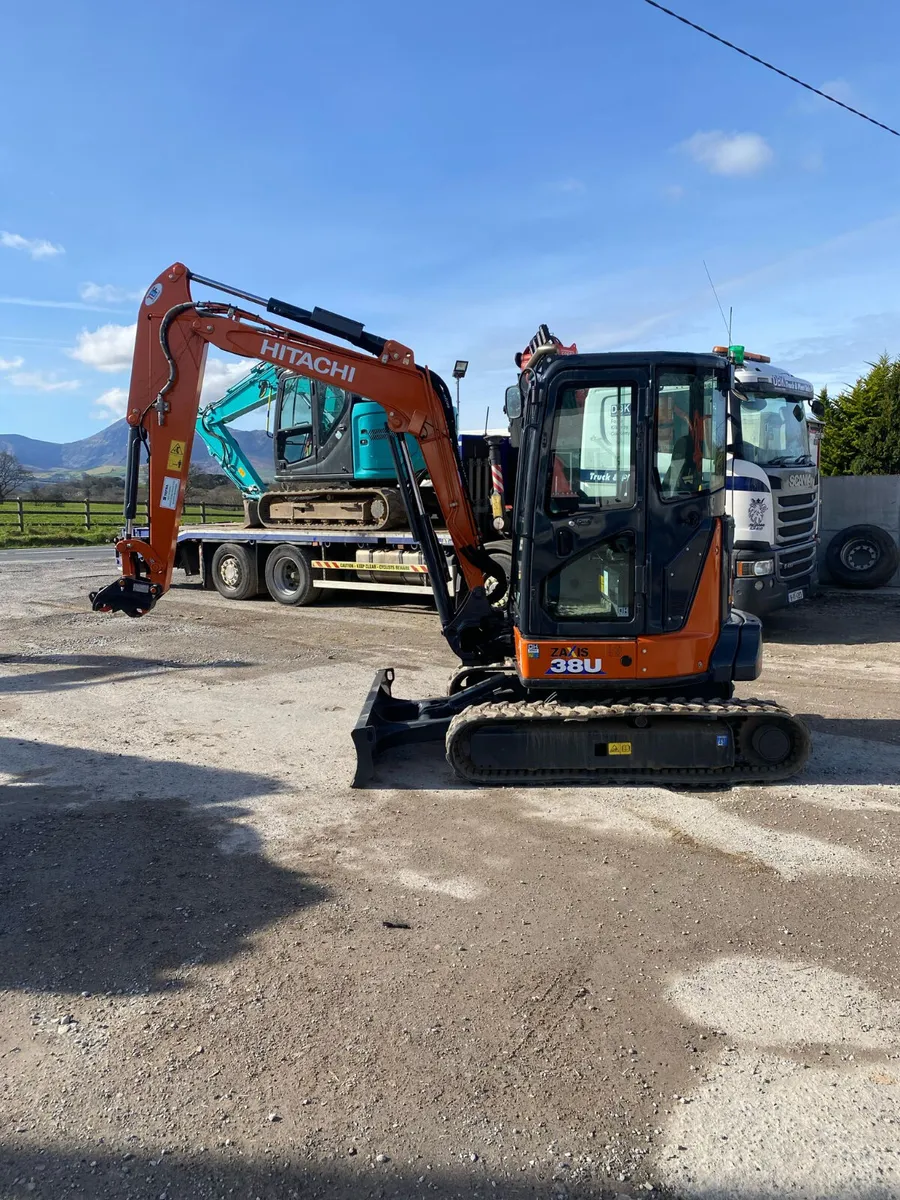 2023 Hitachi 38U - Image 1