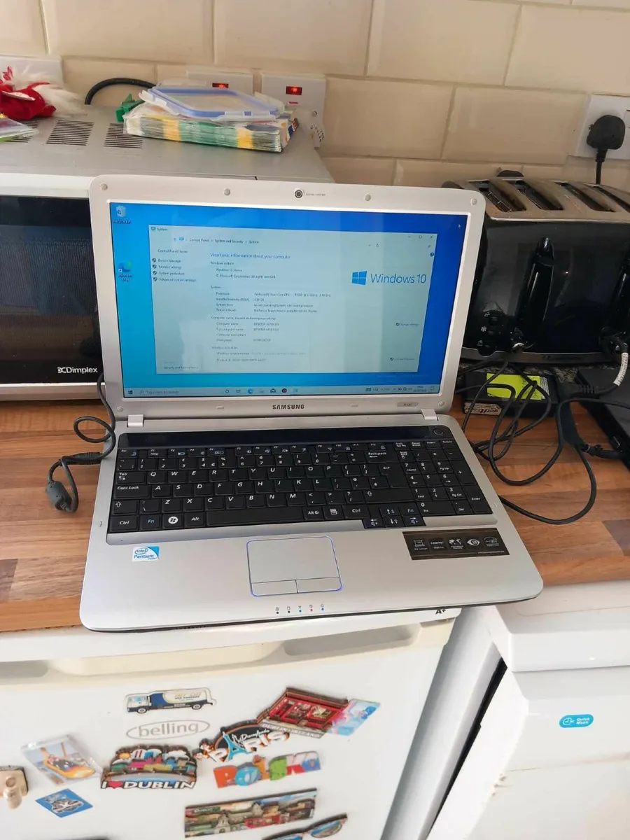 Samsung RV530 laptop - Image 1