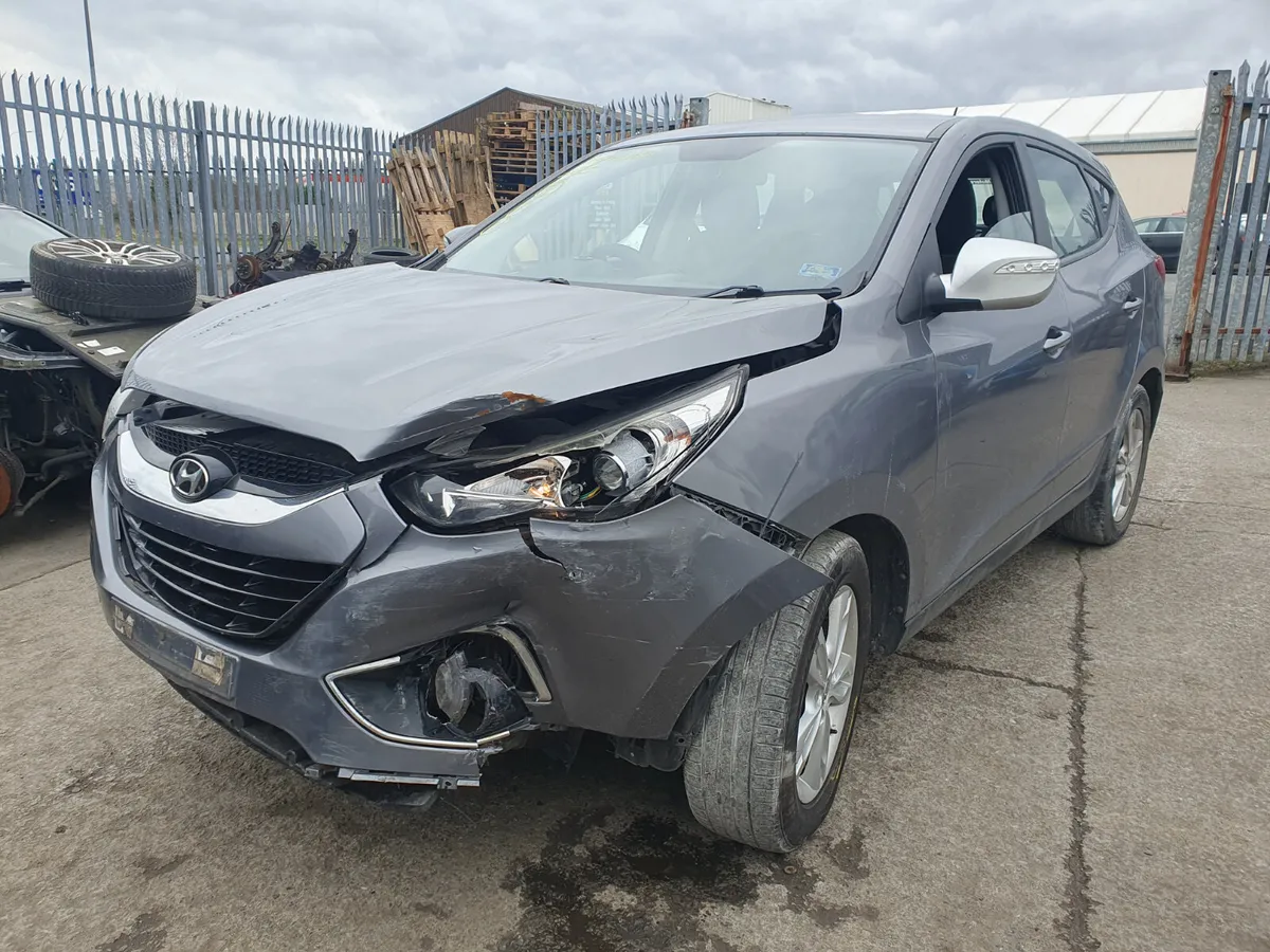 13 HYUNDAI IX35  1.7CRDI FOR BREAKING - Image 1