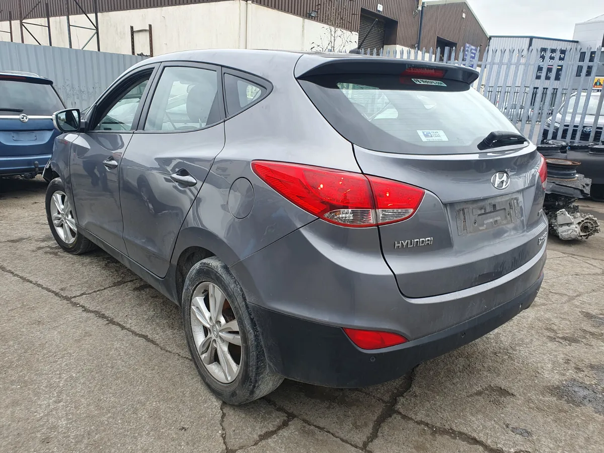 13 HYUNDAI IX35  1.7CRDI FOR BREAKING - Image 3