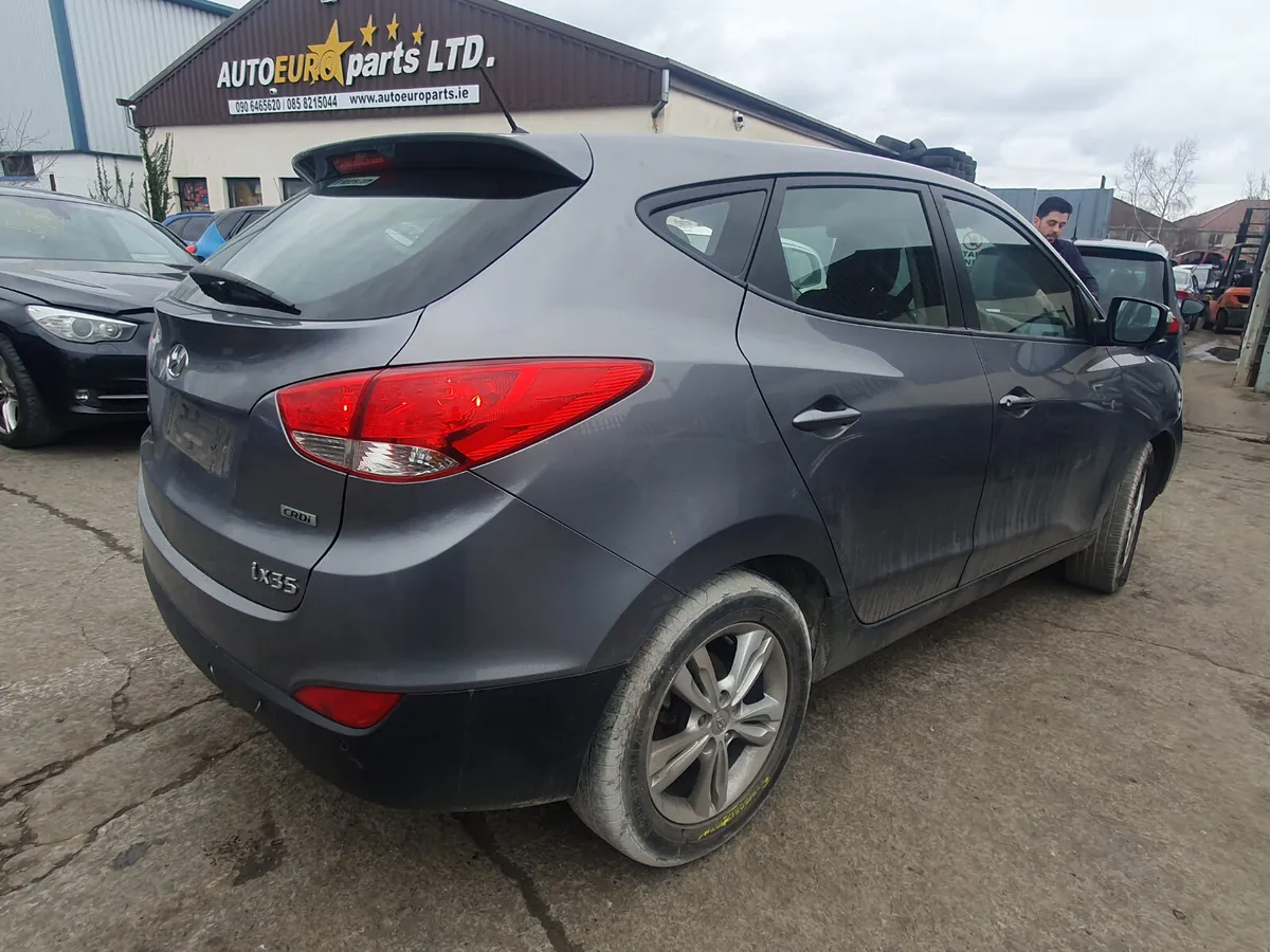 13 HYUNDAI IX35  1.7CRDI FOR BREAKING - Image 4