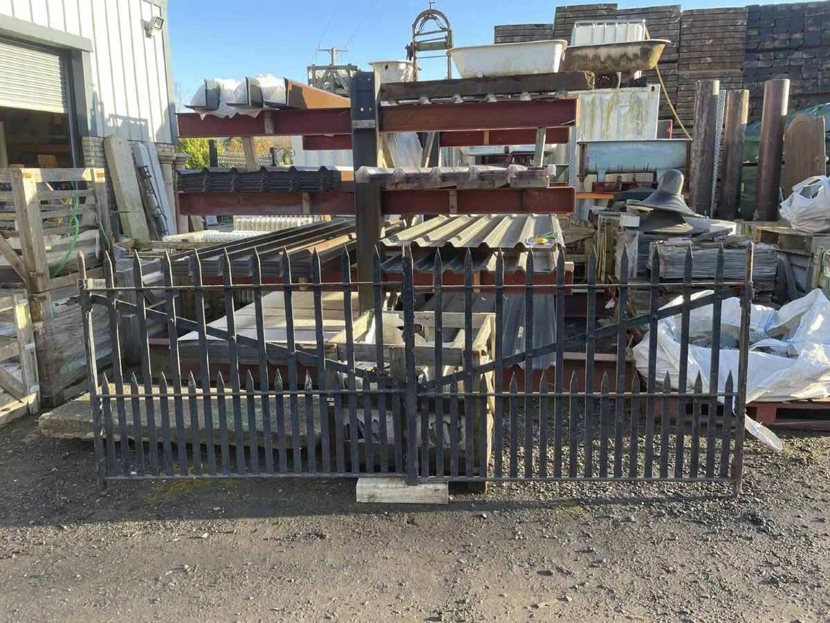 Rose Garden Gates Anglesea Stand RDS - Image 1