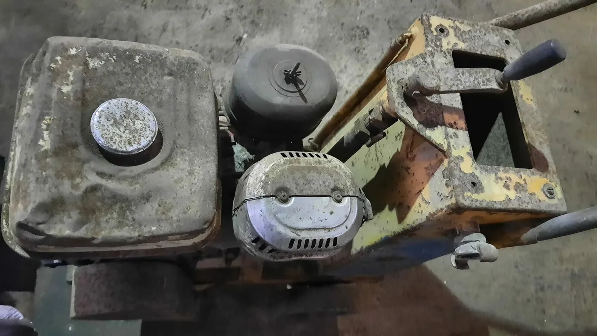 Original Honda petrol road saws x 2..priced each - Image 1