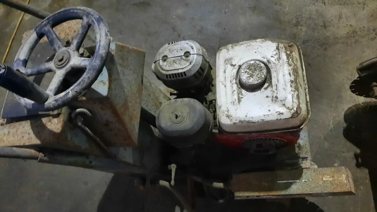 Original Honda petrol road saws x 2..priced each - Image 4