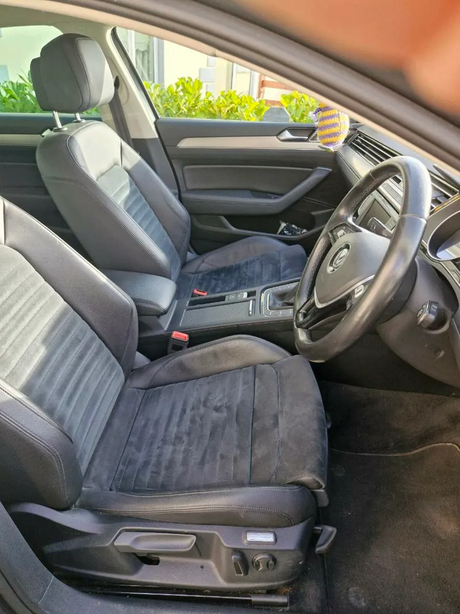 VW Passat 1.6 Highline - Image 2