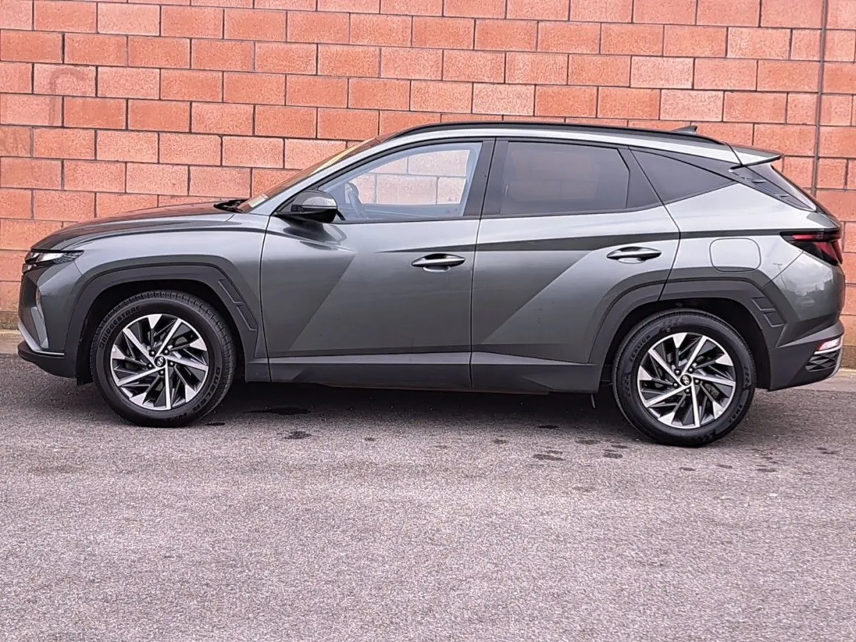 Hyundai Tucson Executive Model 1.6 Diesel. - Image 3