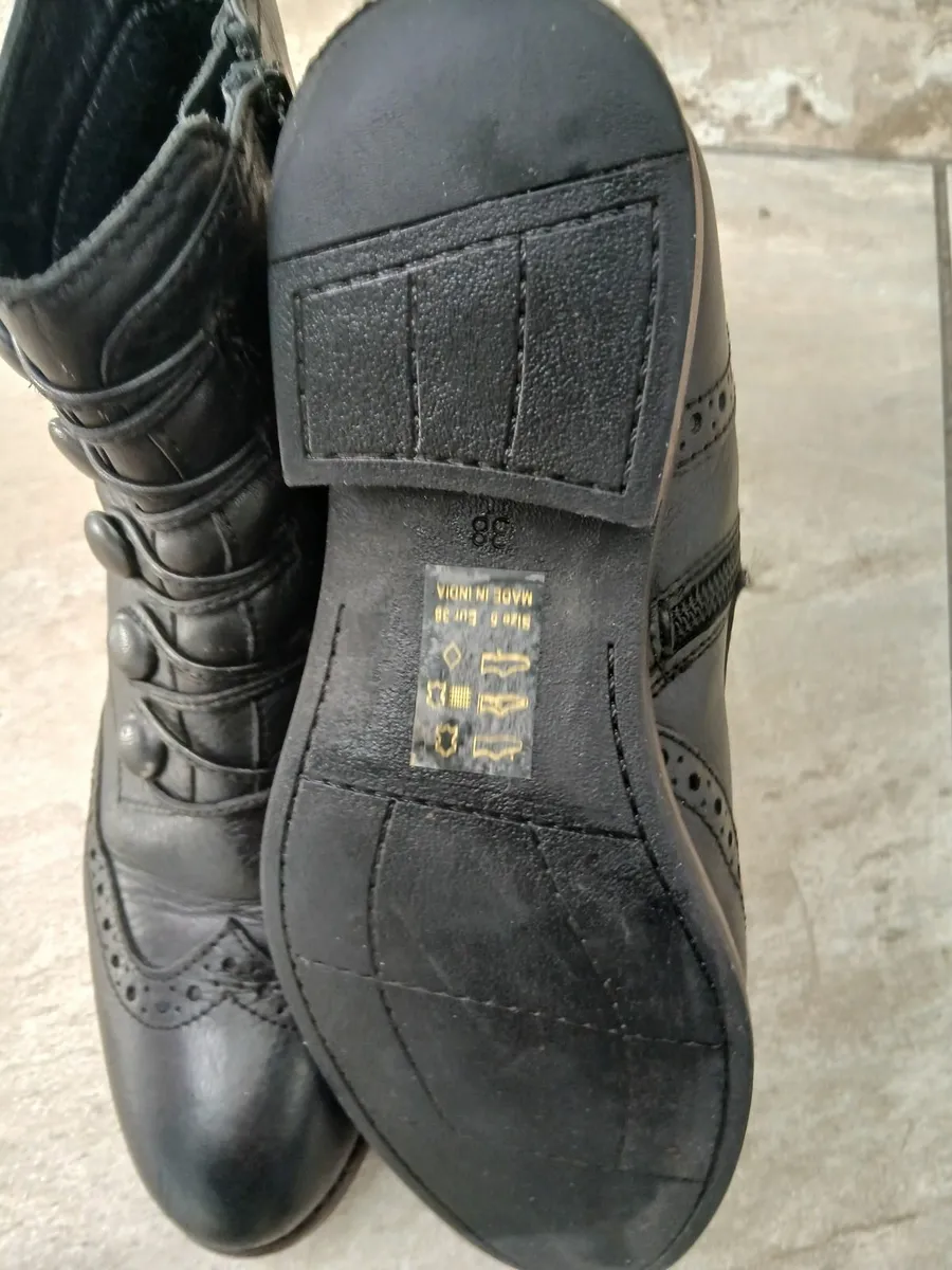 Boots - Image 1