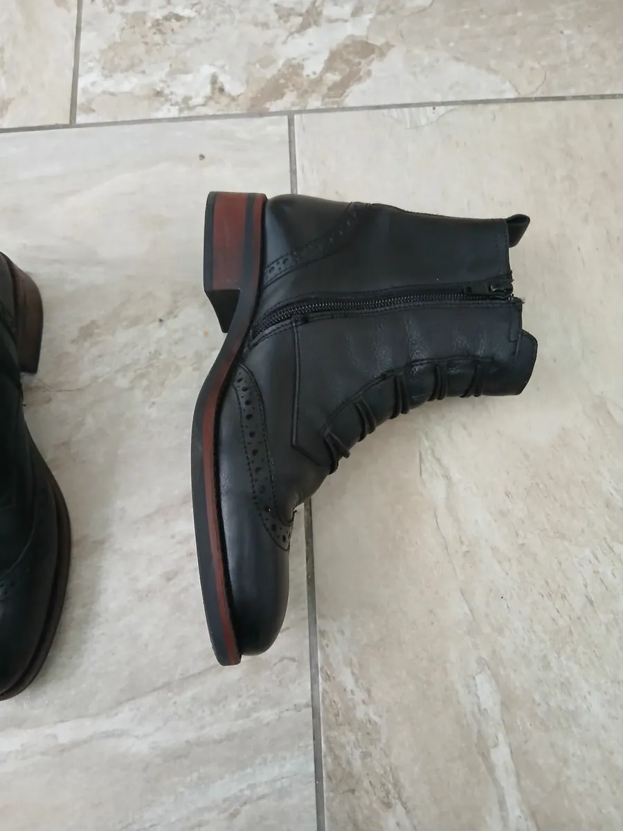 Boots - Image 3
